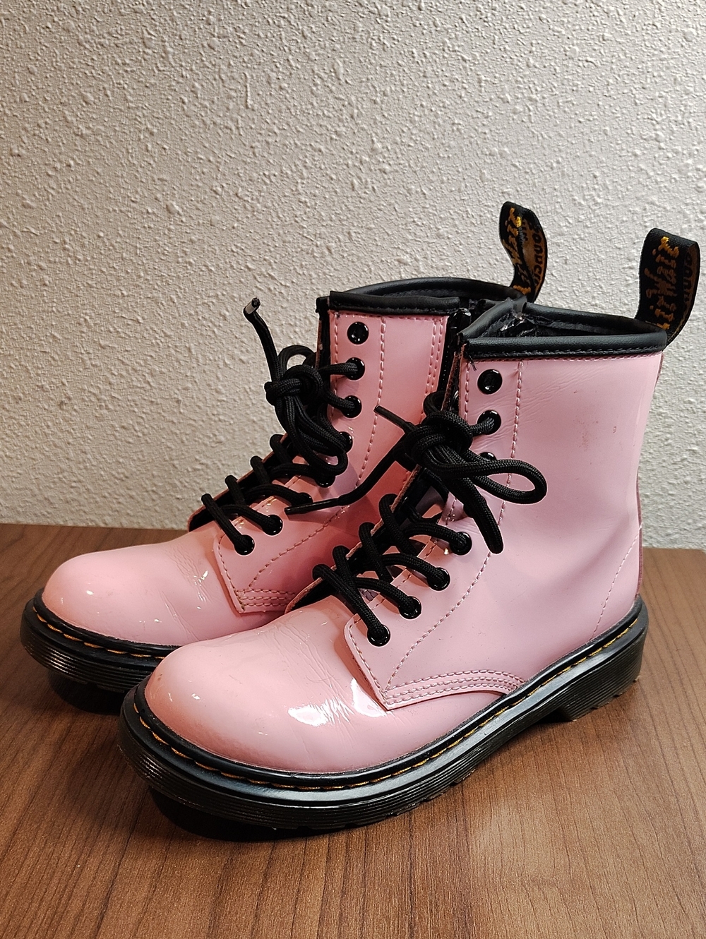 Dr. Martens Kids Pink Patent Lace-Up Boots 1460 Softy Leather